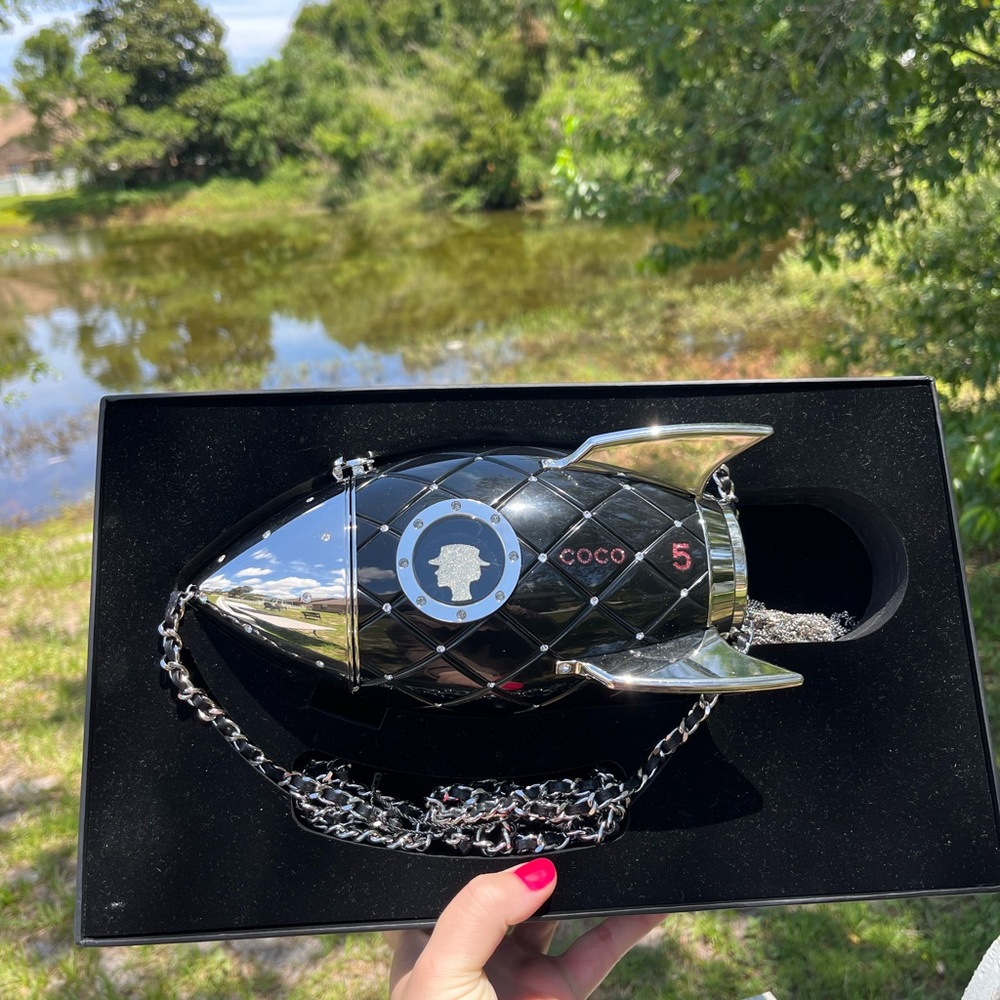 RARE COLLECTIBLE Chanel Rocketship Minaudiere - Picture 7 of 9